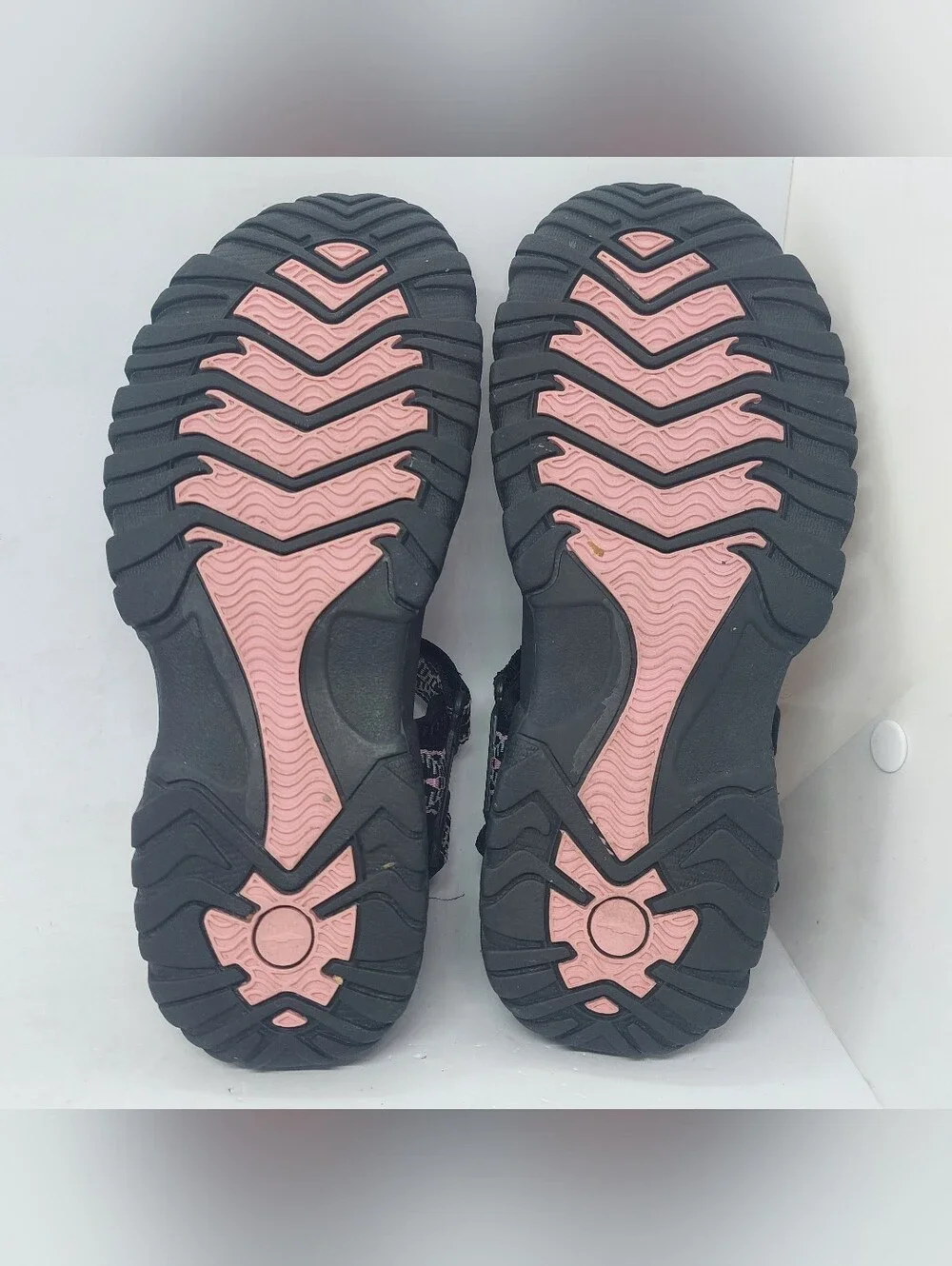 Avia Strappy Sandals Black Pink Geometric Design Adj Summer Shoes Womens Size 7